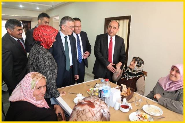 Vali Ataklı şehit Aileleri Ve Gazilerle Yemekte Biraraya Geldi